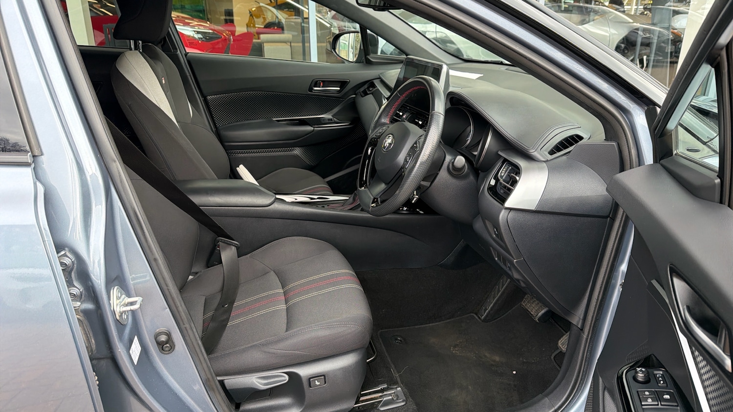 Used Toyota C-HR 2023 for sale - 77676998: Photo 11