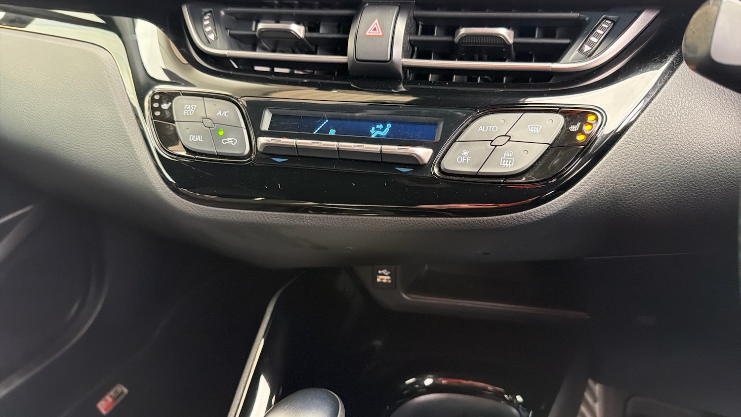 Used Toyota C-HR 2023 for sale - 77676998: Photo 30