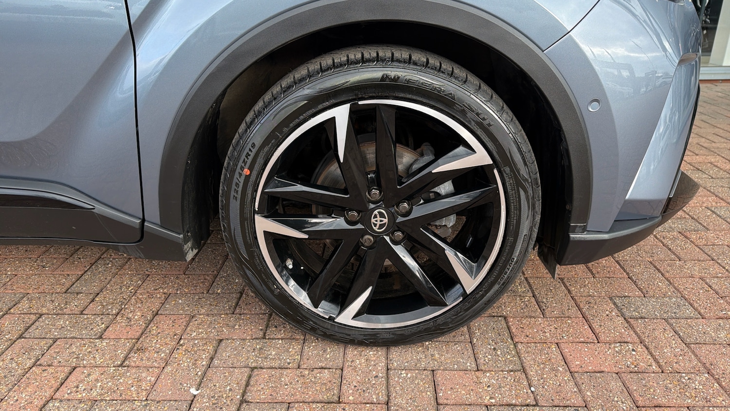 Used Toyota C-HR 2023 for sale - 77676998: Photo 32