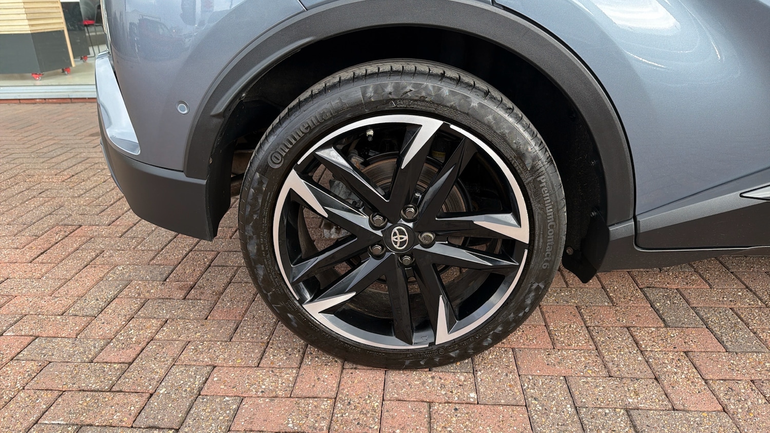 Used Toyota C-HR 2023 for sale - 77676998: Photo 33