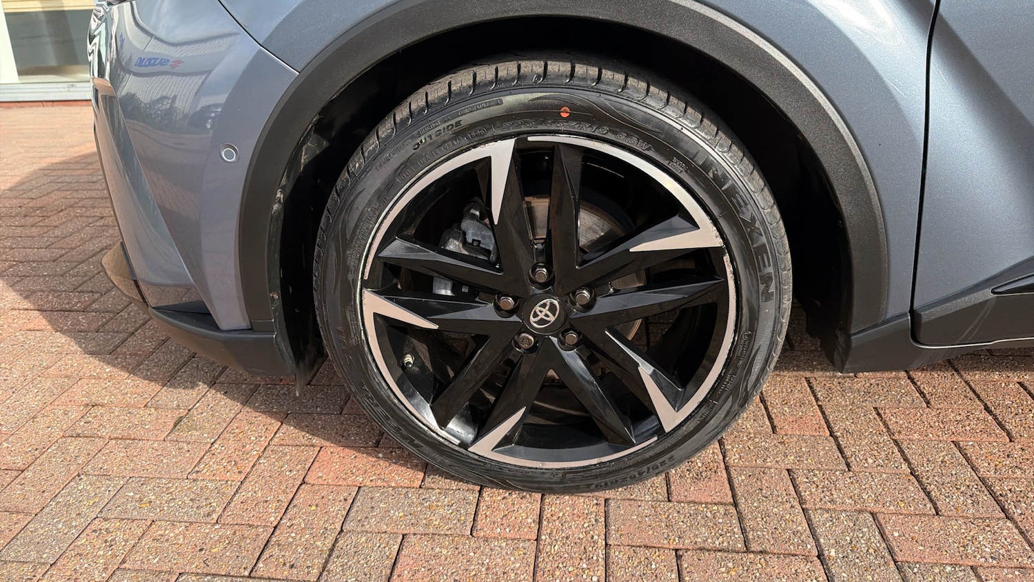 Used Toyota C-HR 2023 for sale - 77676998: Photo 34