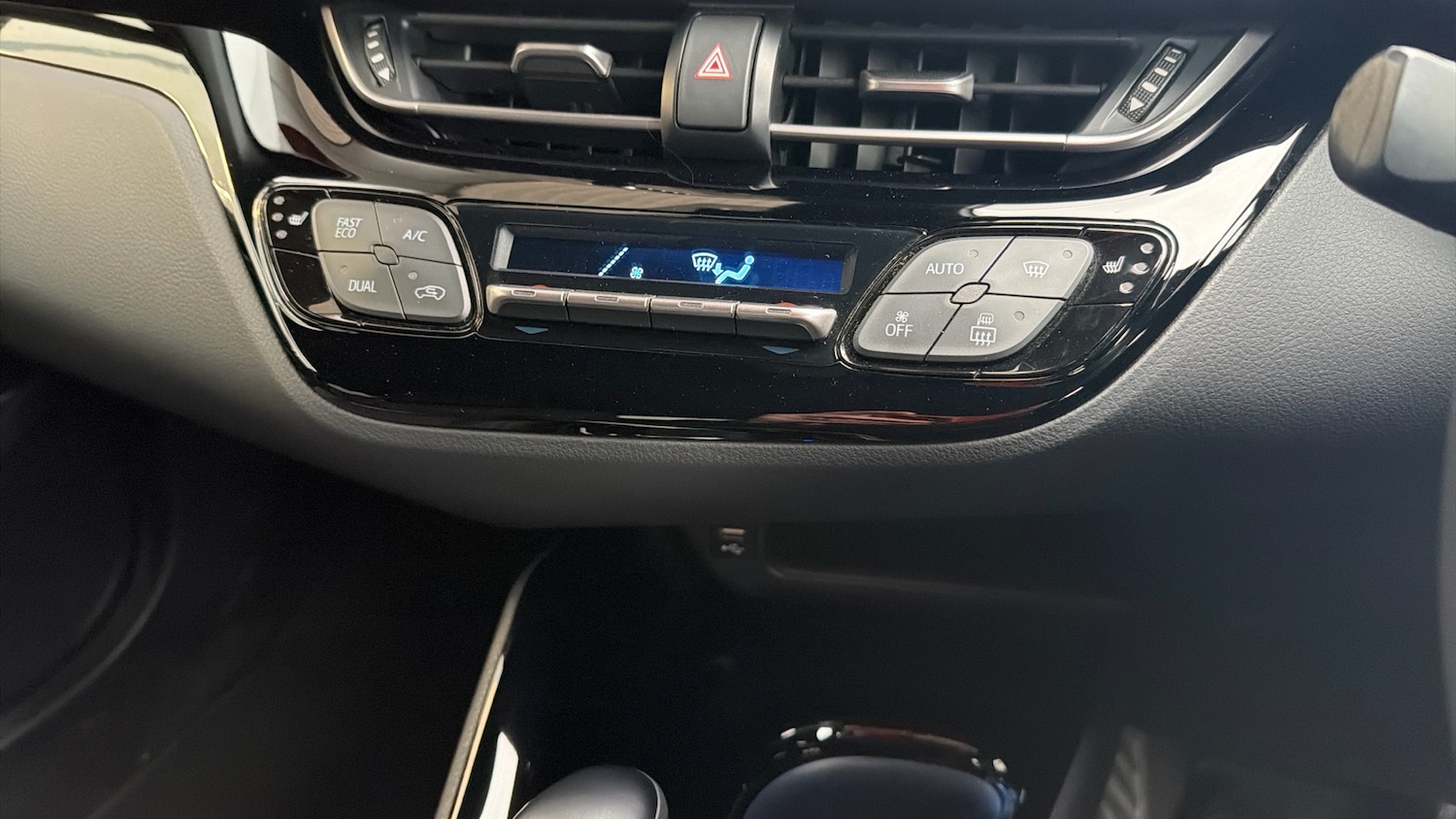 Used Toyota C-HR 2020 for sale - 77676996: Photo 29