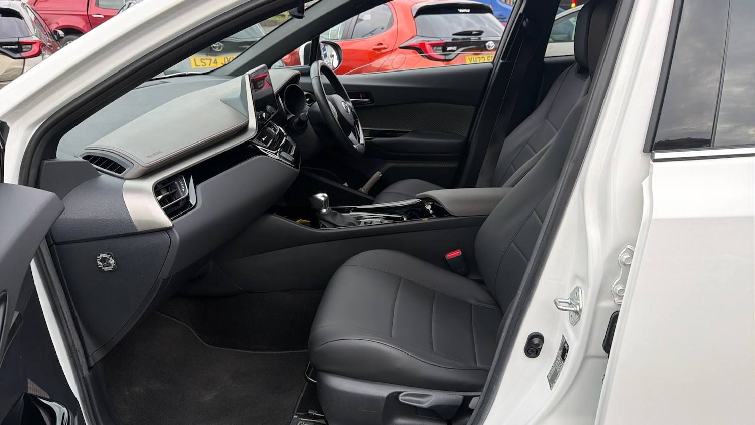 Used Toyota C-HR 2023 for sale - 76580644: Photo 10