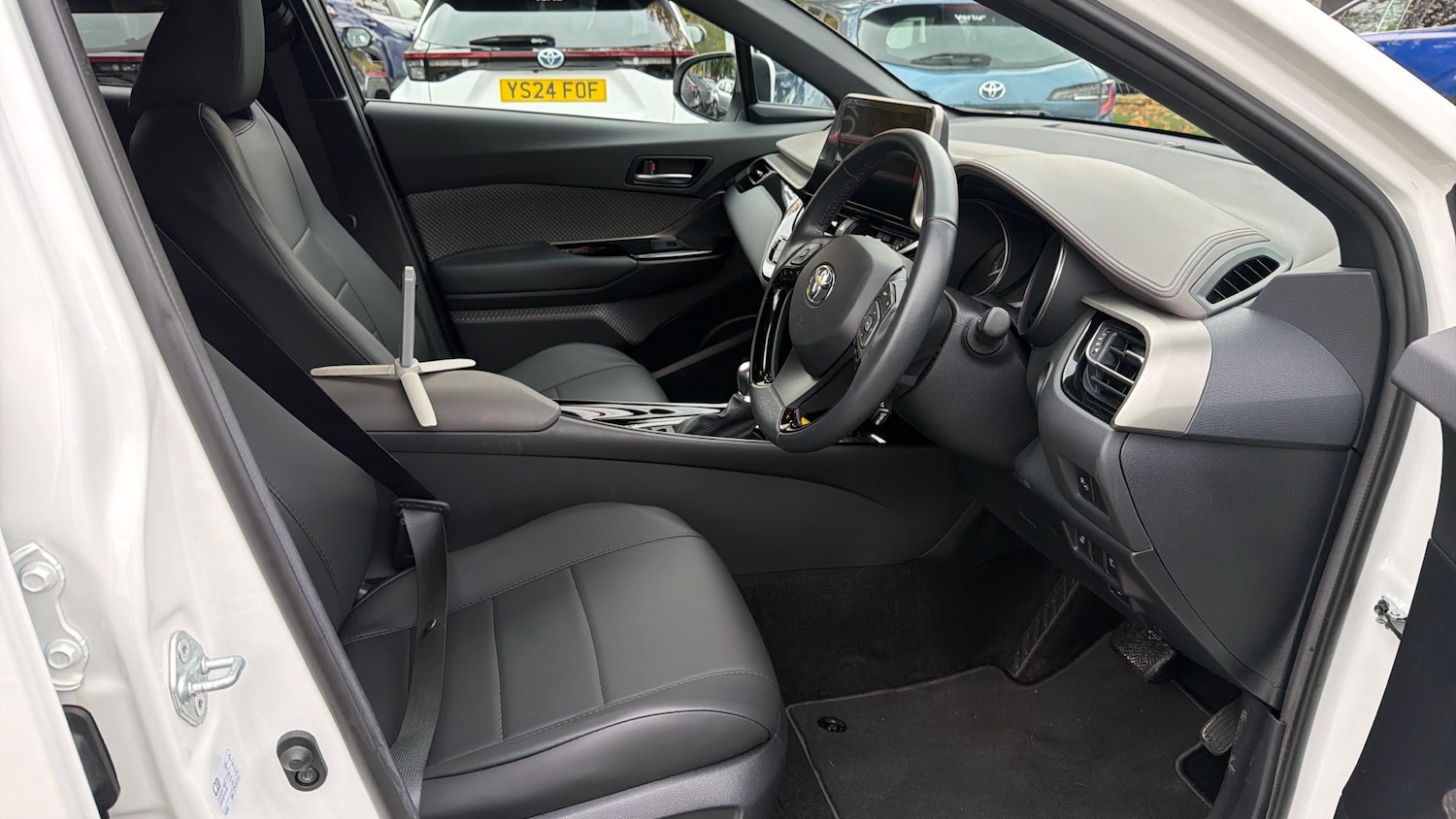 Used Toyota C-HR 2023 for sale - 76580644: Photo 11