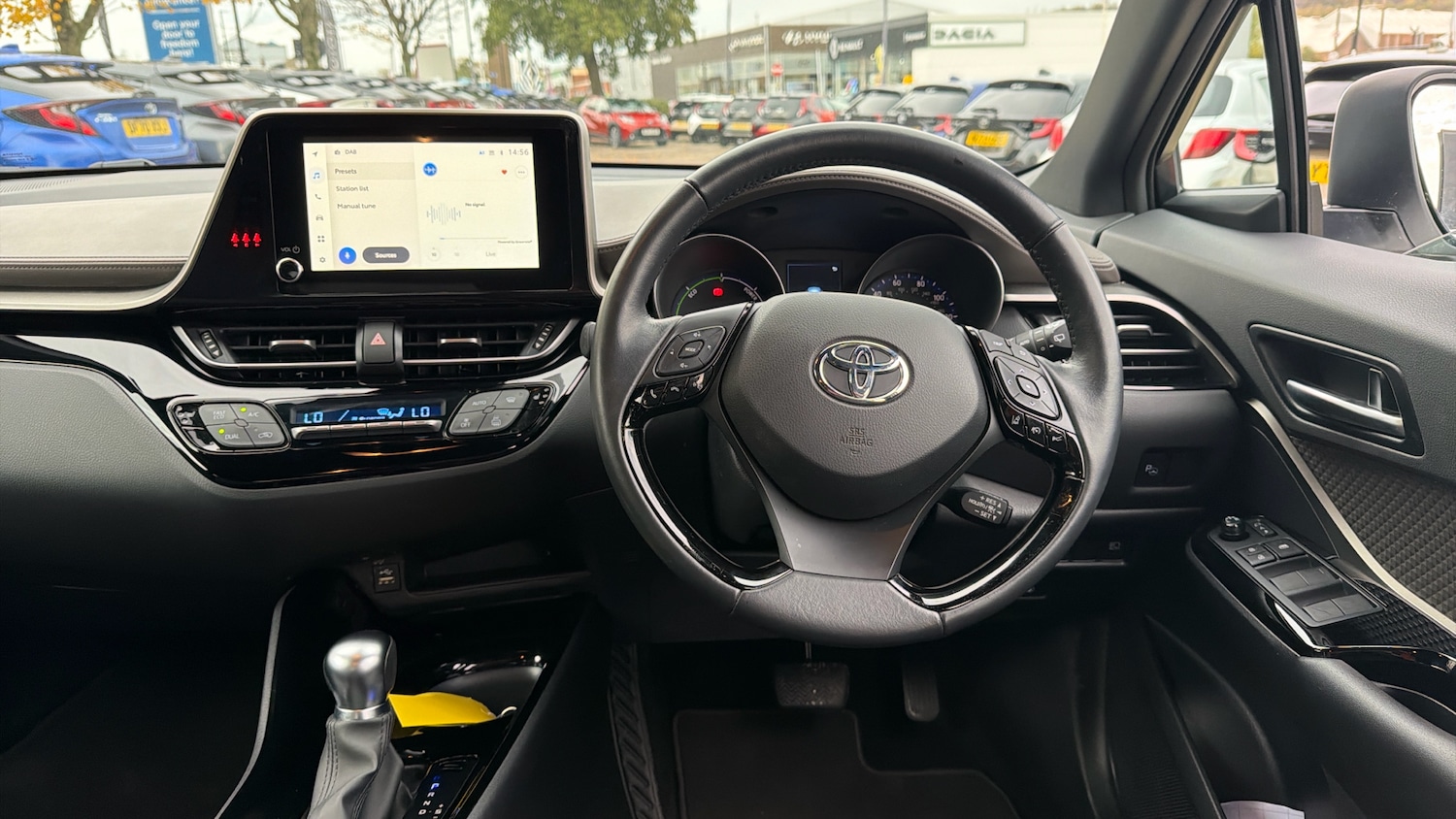 Used Toyota C-HR 2023 for sale - 76580644: Photo 8