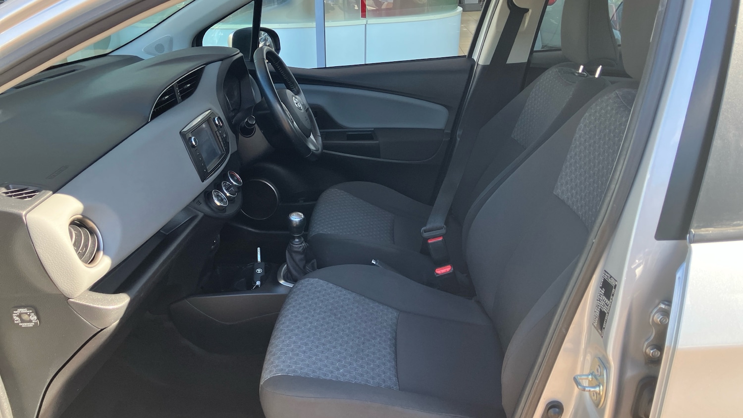 Used Toyota Yaris 2015 for sale - 75995062: Photo 10