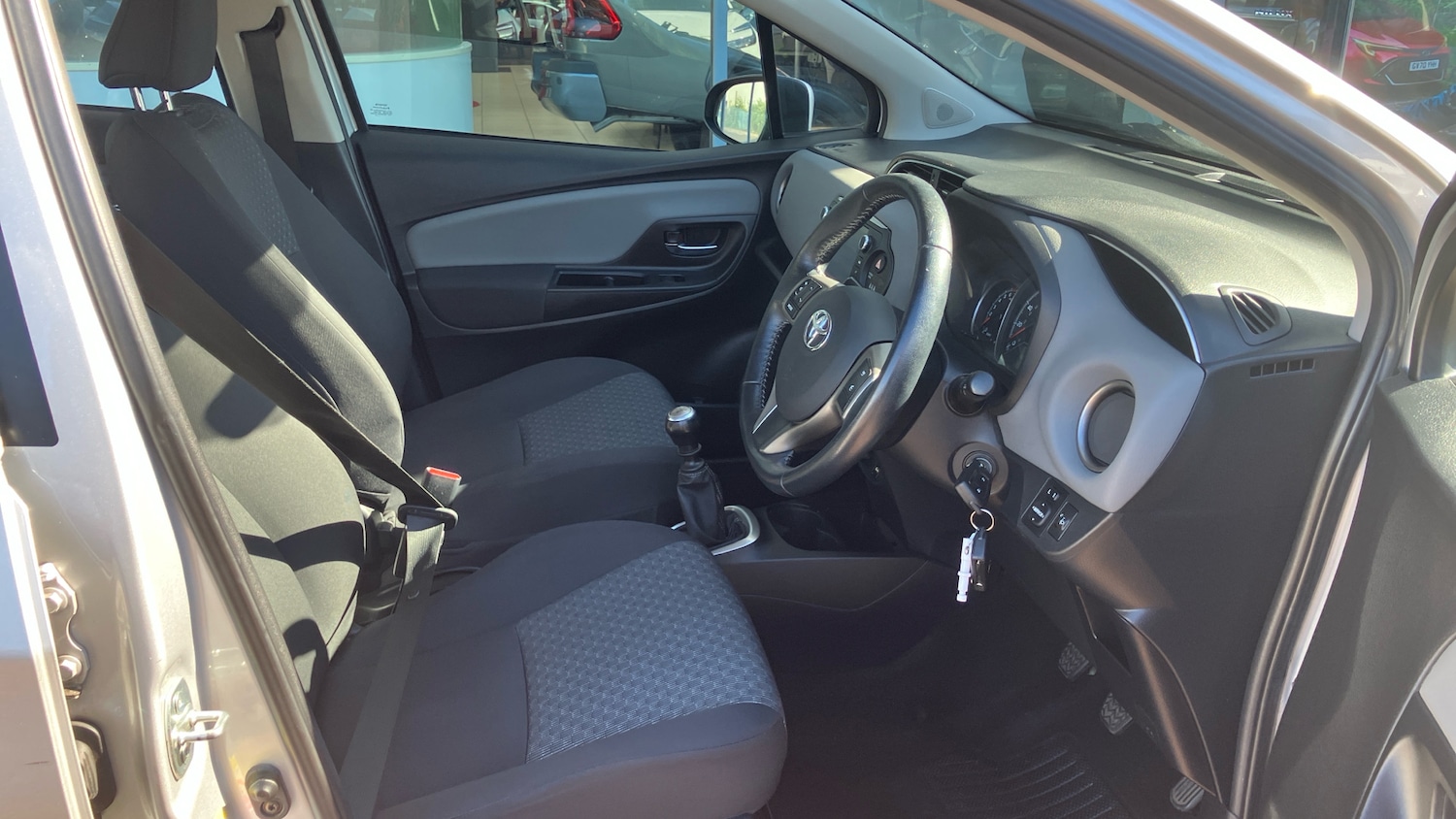 Used Toyota Yaris 2015 for sale - 75995062: Photo 11
