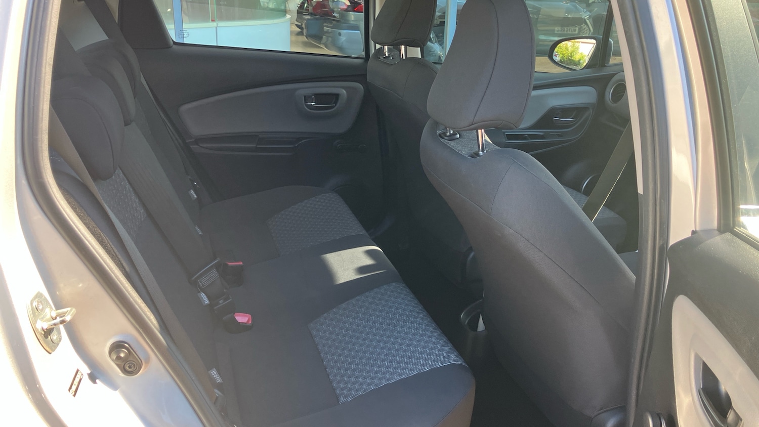 Used Toyota Yaris 2015 for sale - 75995062: Photo 12