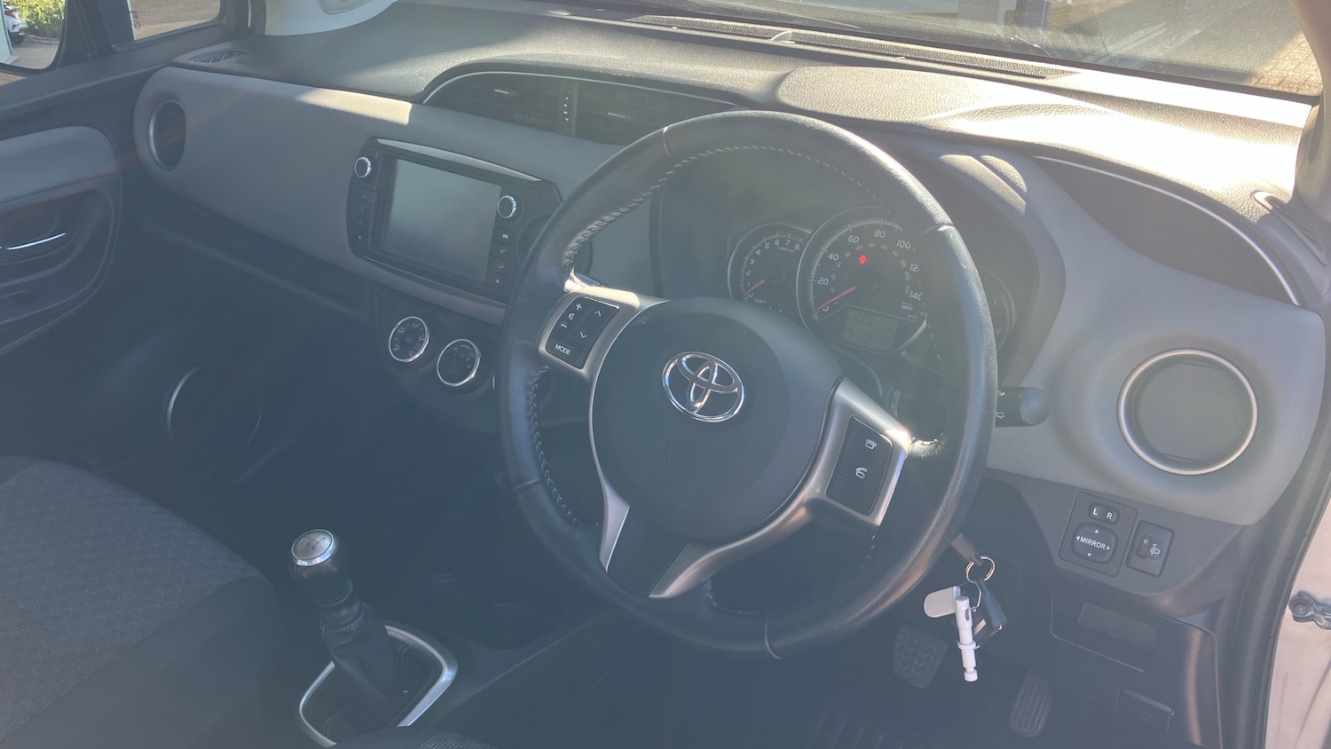 Used Toyota Yaris 2015 for sale - 75995062: Photo 25