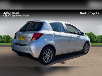 Used Toyota Yaris 2015 for sale - 75995062: Photo 2