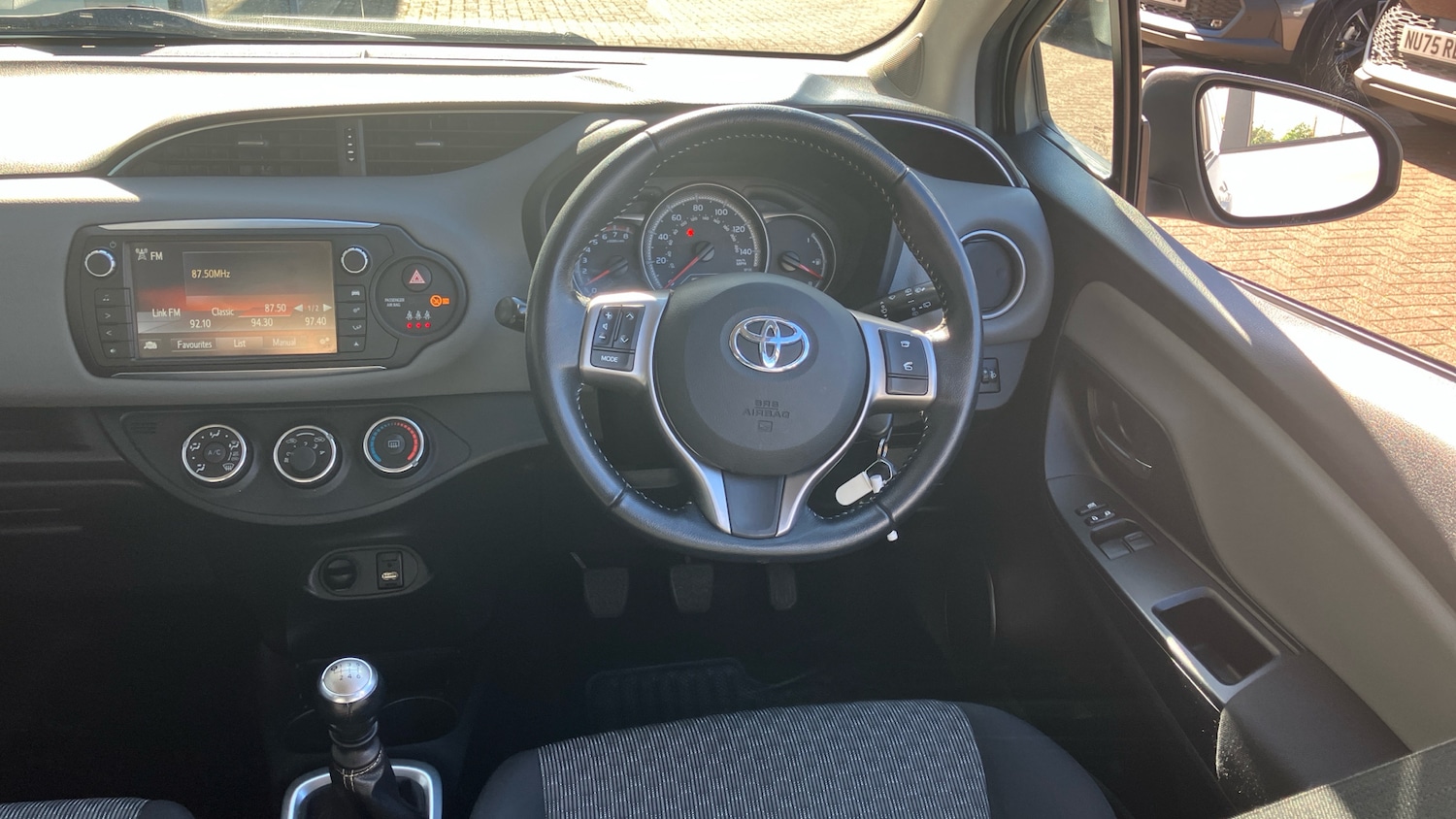 Used Toyota Yaris 2015 for sale - 75995062: Photo 6