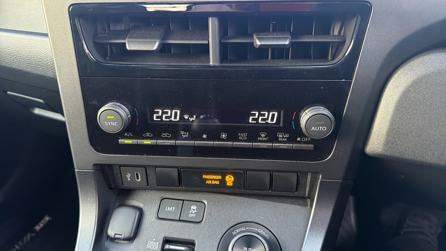 Used Toyota Yaris 2024 for sale - 76959757: Photo 32