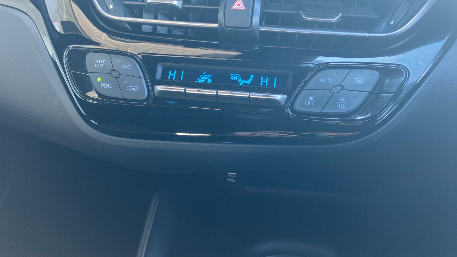 Used Toyota C-HR 2022 for sale - 76299236: Photo 28