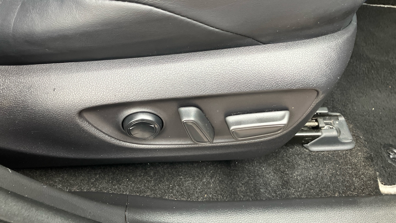 Used Toyota RAV4 2020 for sale - 76329913: Photo 27