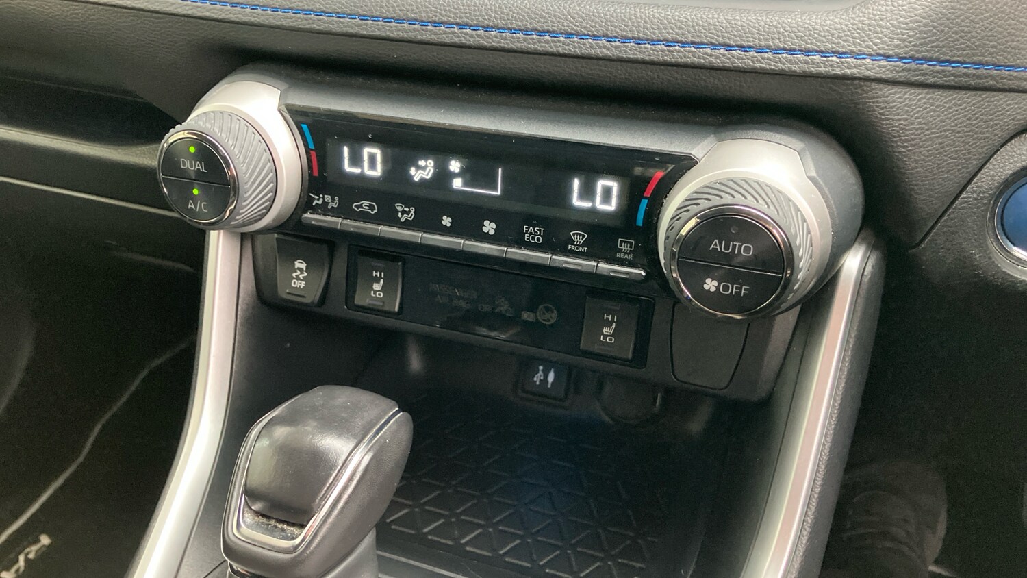 Used Toyota RAV4 2020 for sale - 76329913: Photo 28