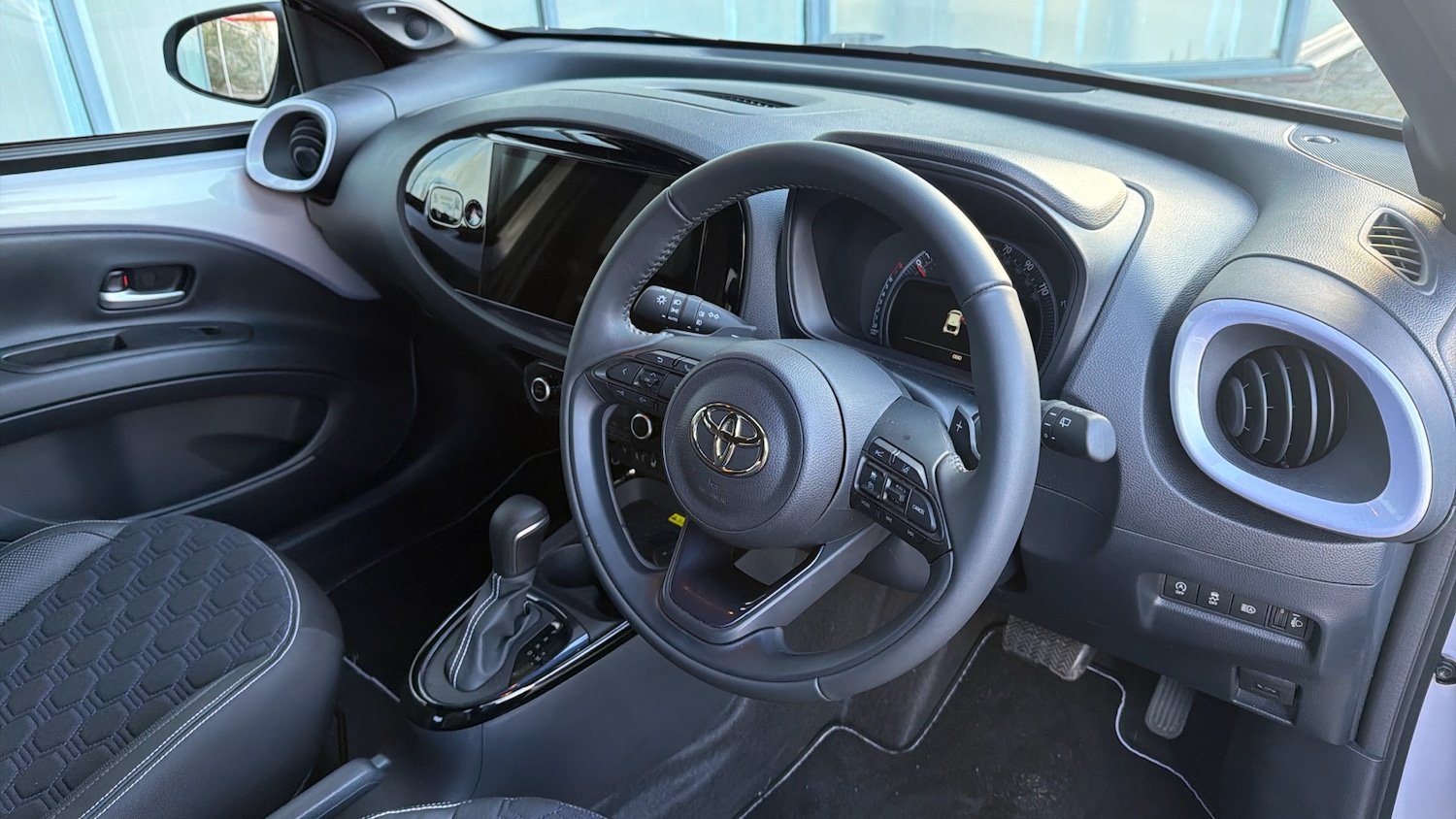 Used Toyota Aygo X 2025 for sale - 77432511: Photo 25