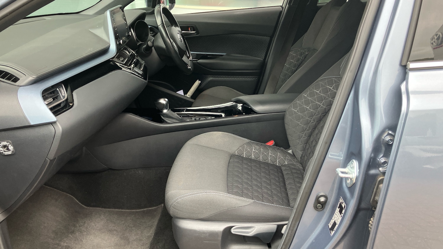 Used Toyota C-HR 2021 for sale - 76696863: Photo 10