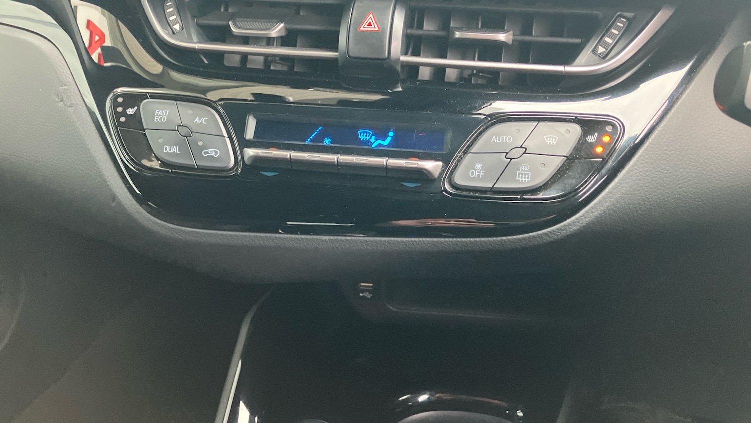 Used Toyota C-HR 2021 for sale - 76696863: Photo 28