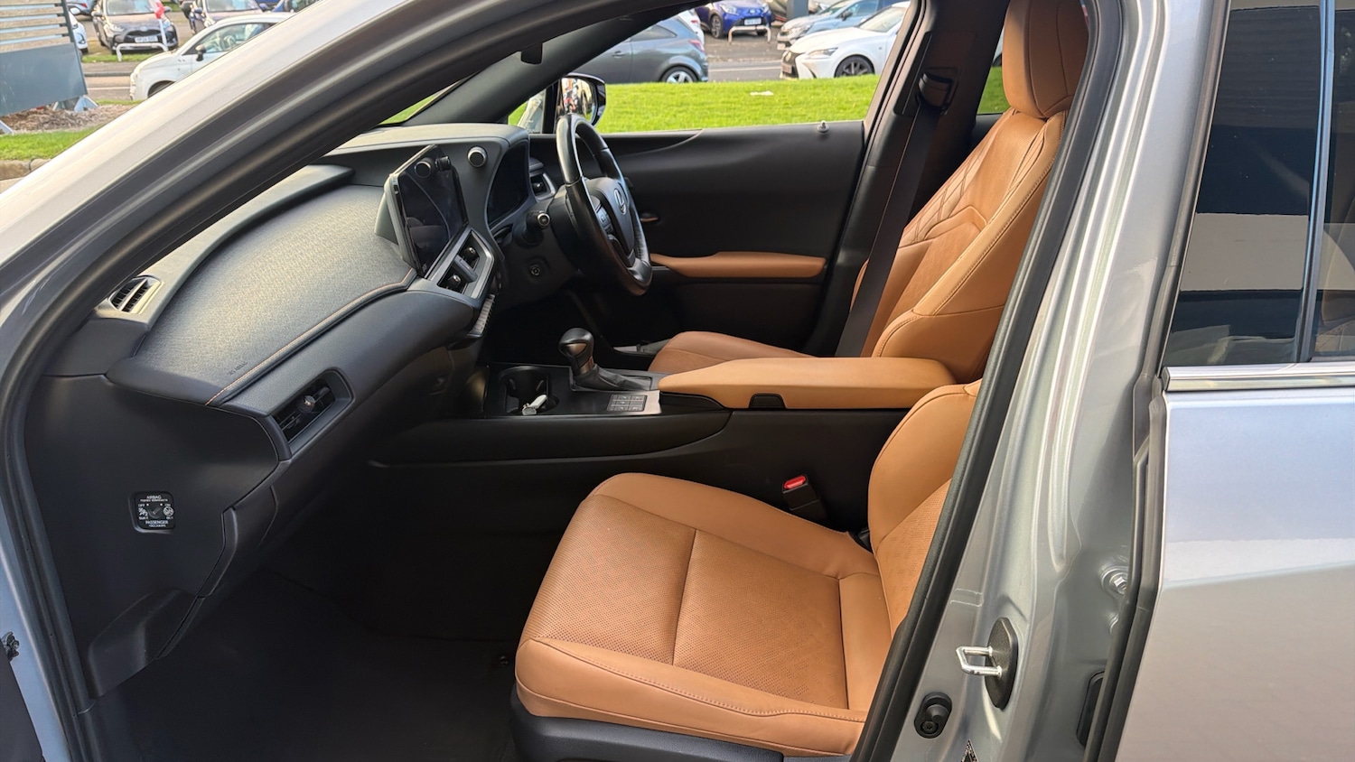 Used Lexus UX 2023 for sale - 76894387: Photo 10