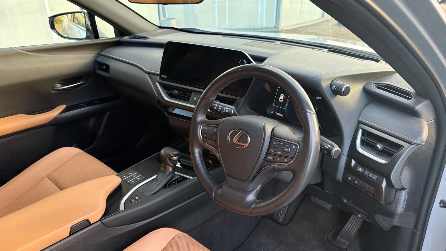 Used Lexus UX 2023 for sale - 76894387: Photo 25