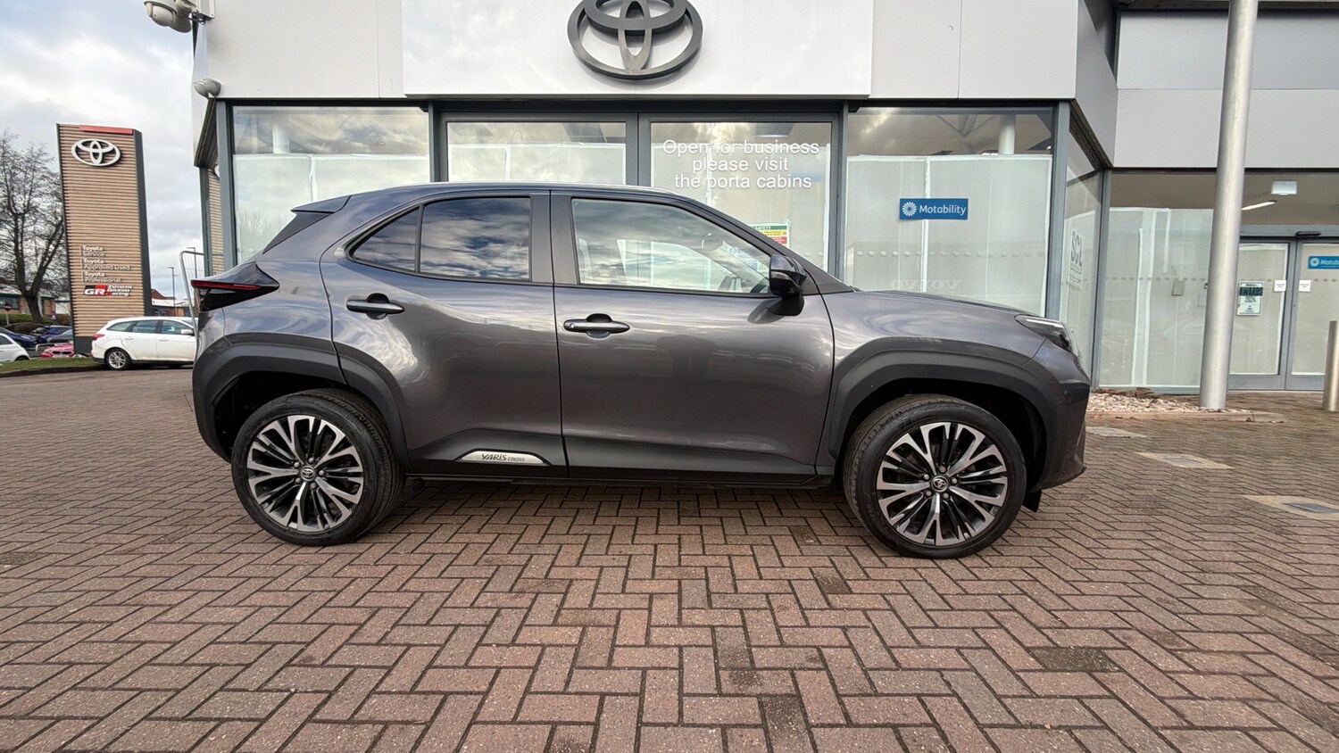 Used Toyota Yaris Cross 2022 for sale - 77405604: Photo 16