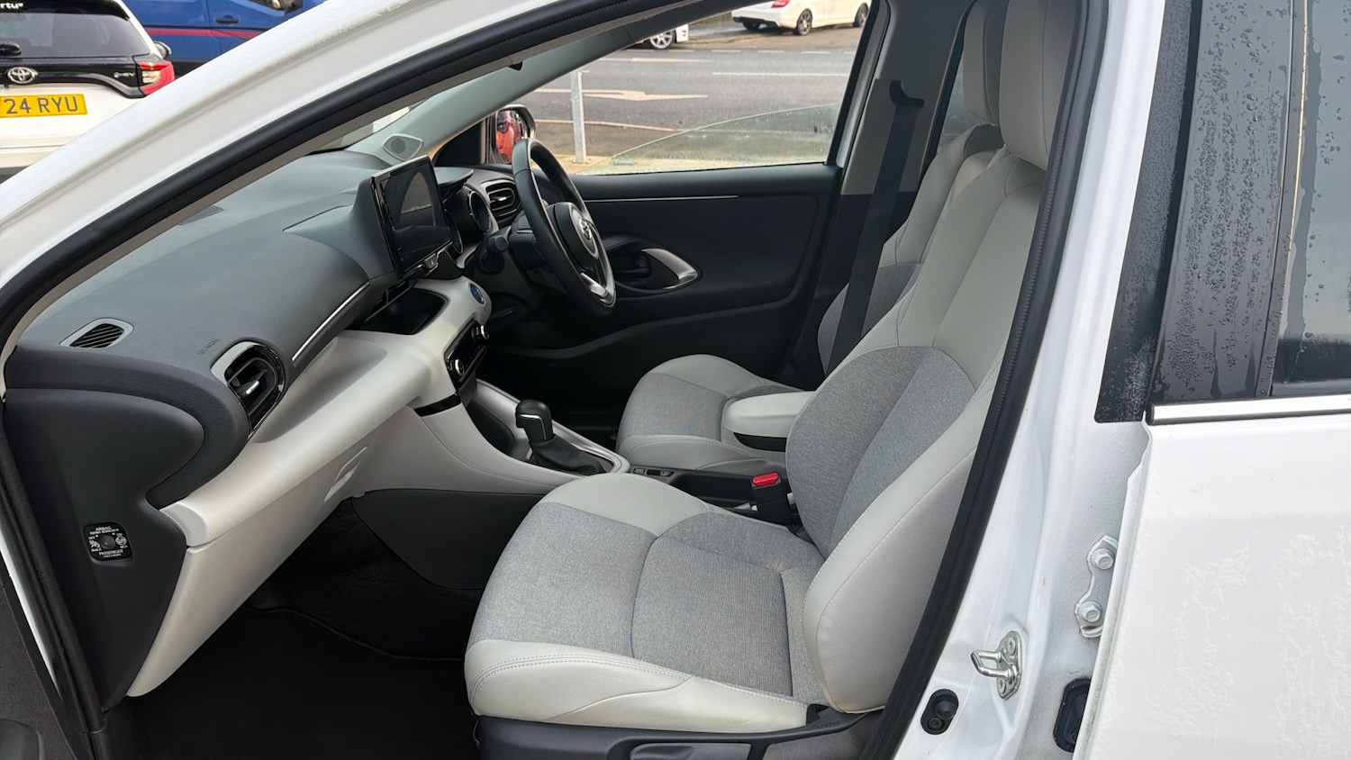 Used Toyota Yaris 2022 for sale - 77085408: Photo 10