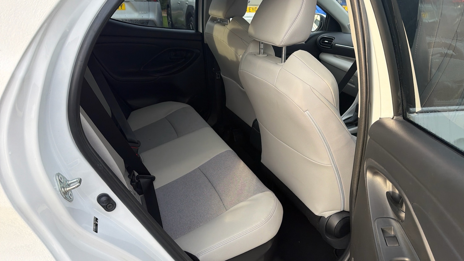 Used Toyota Yaris 2022 for sale - 77085408: Photo 12