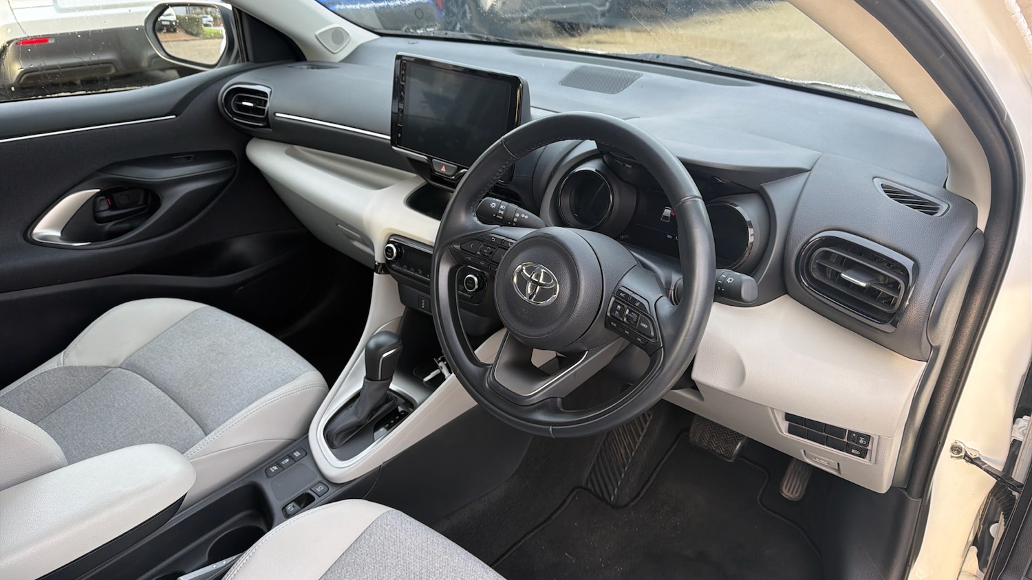Used Toyota Yaris 2022 for sale - 77085408: Photo 25