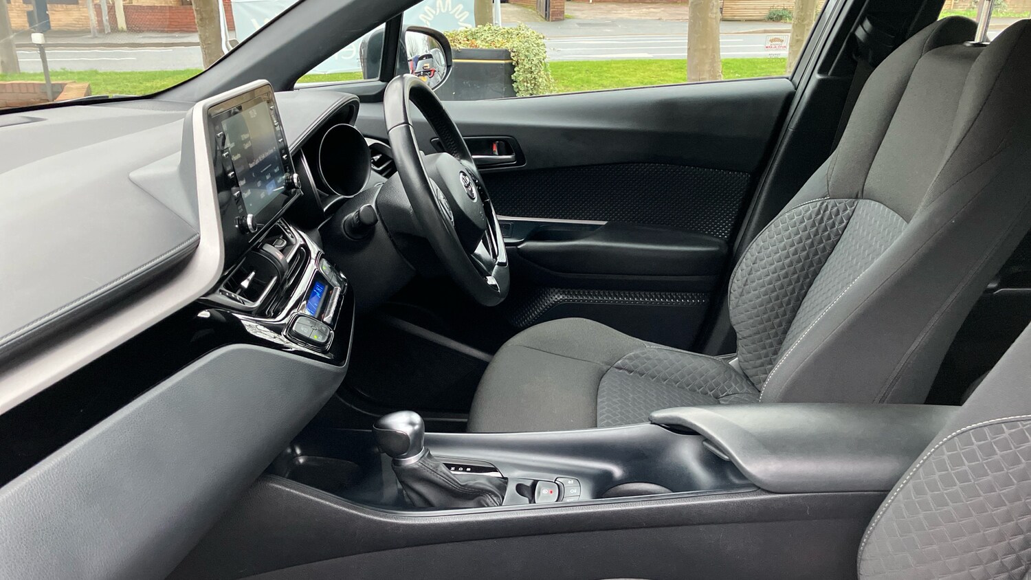 Used Toyota C-HR 2020 for sale - 77640475: Photo 10