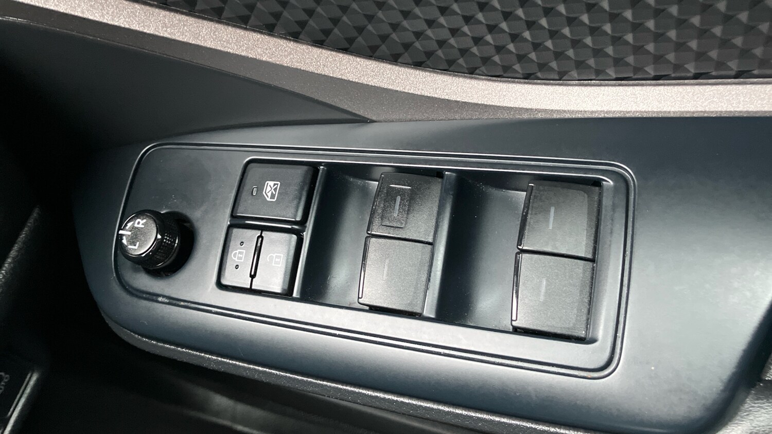 Used Toyota C-HR 2020 for sale - 77640475: Photo 22