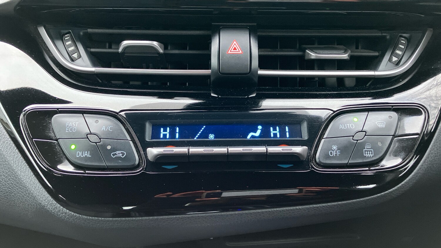 Used Toyota C-HR 2020 for sale - 77640475: Photo 34