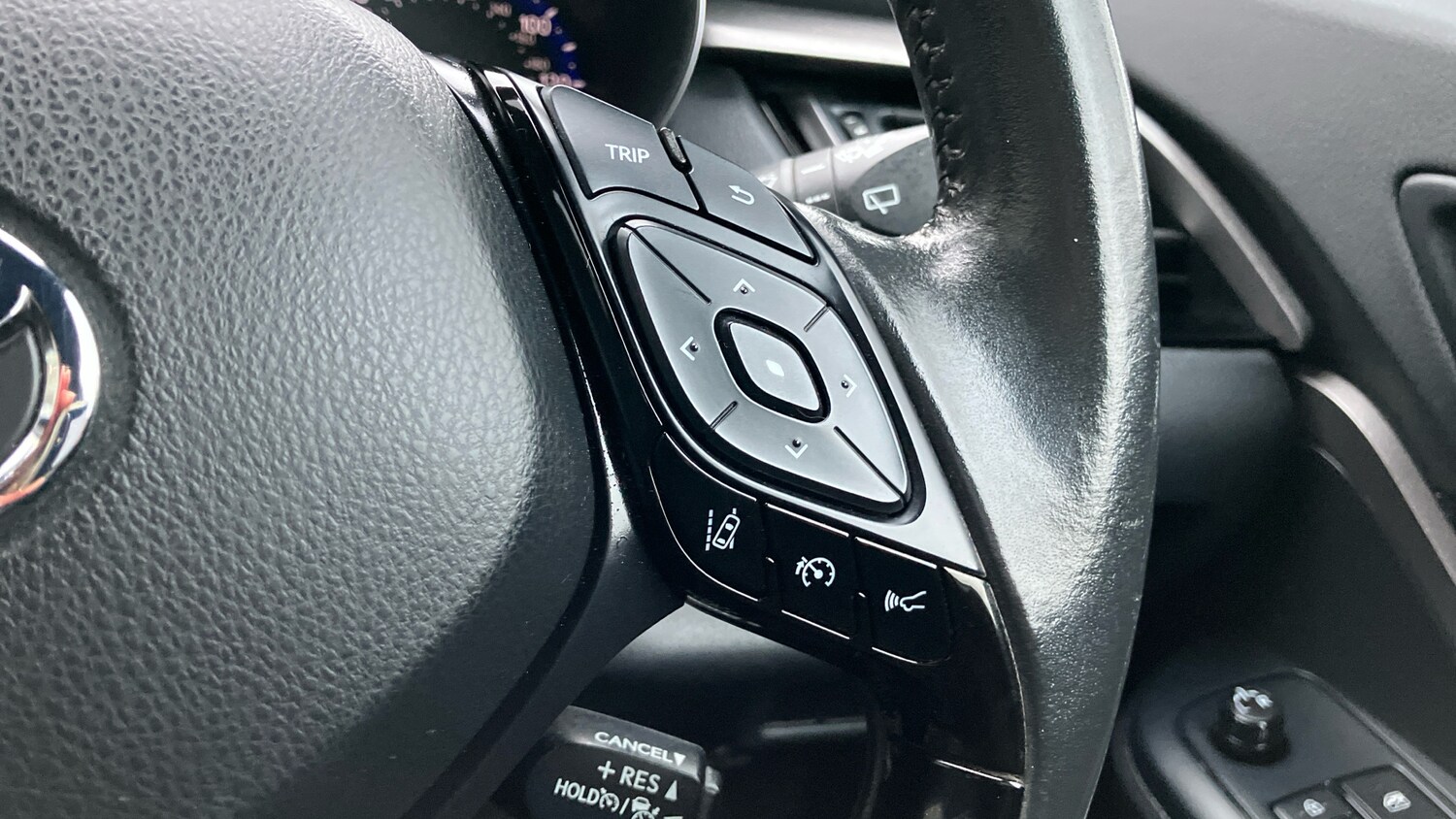 Used Toyota C-HR 2020 for sale - 77640475: Photo 37