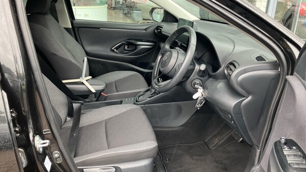 Used Toyota Yaris 2024 for sale - 76287832: Photo 11