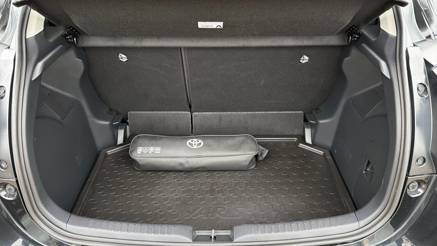 Used Toyota Yaris 2024 for sale - 77883762: Photo 14