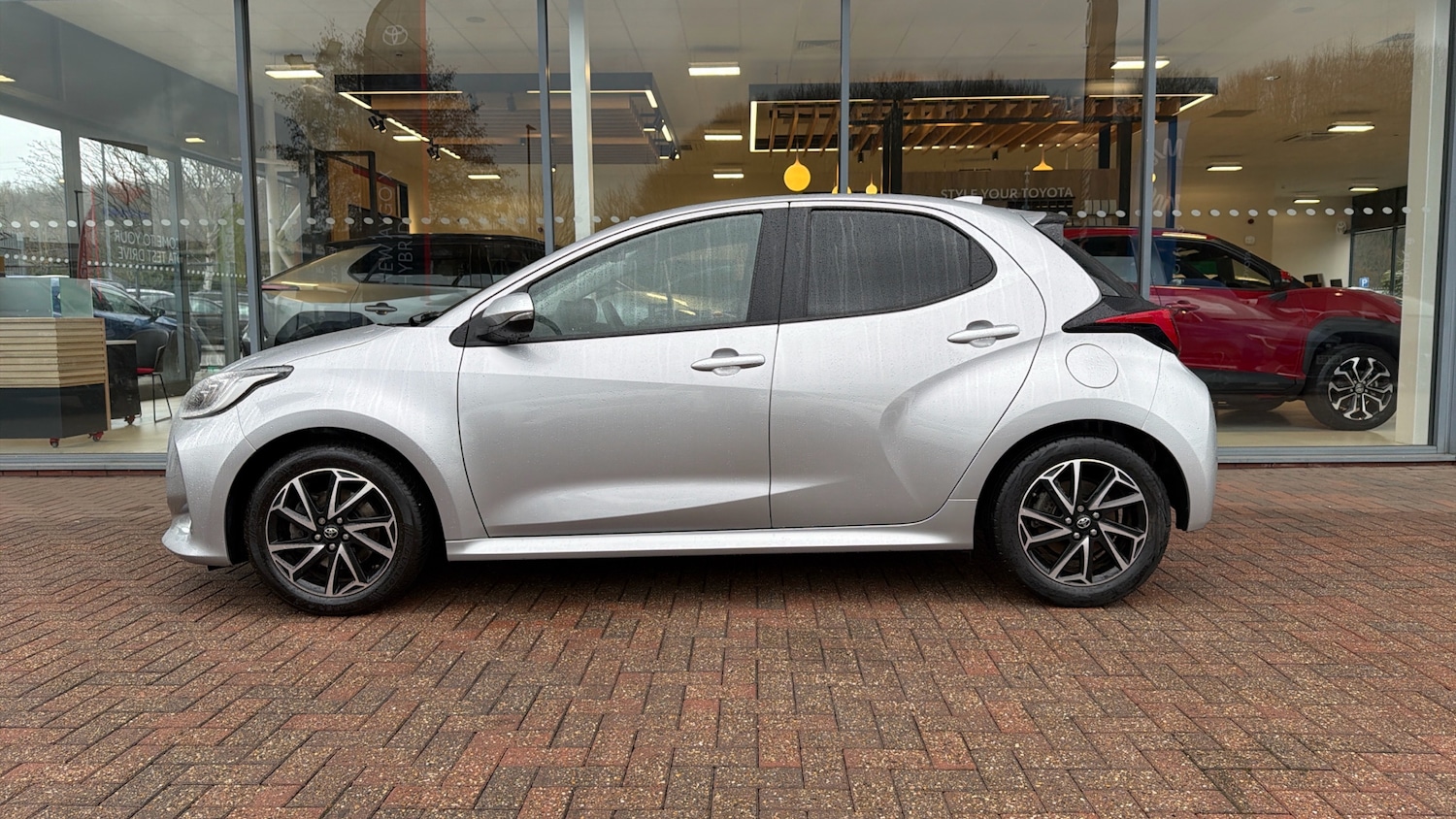 Used Toyota Yaris 2023 for sale - 77718528: Photo 17