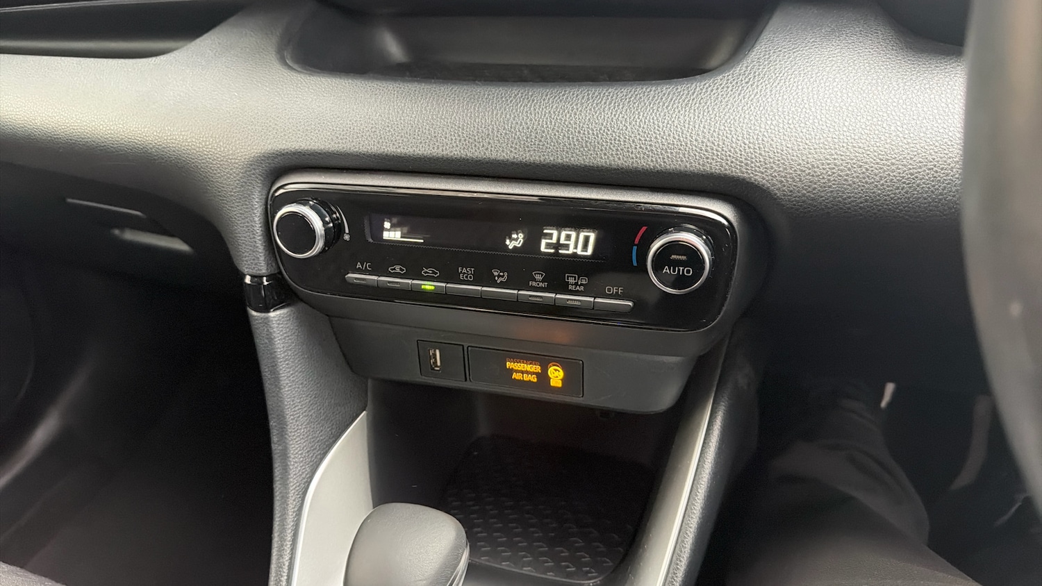 Used Toyota Yaris 2023 for sale - 77718528: Photo 29