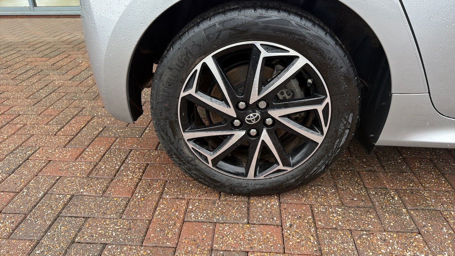 Used Toyota Yaris 2023 for sale - 77718528: Photo 32