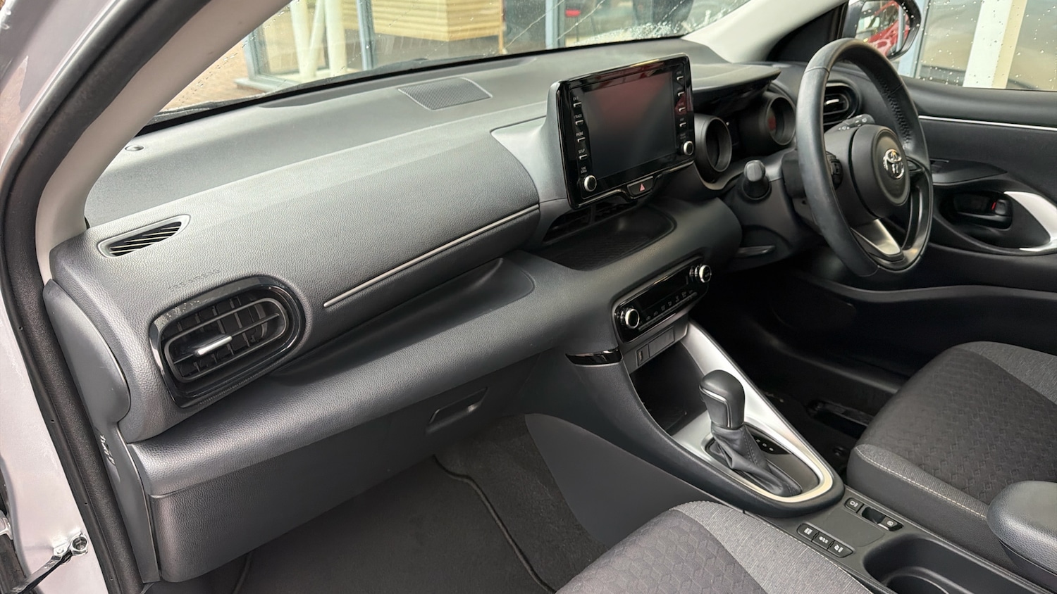 Used Toyota Yaris 2023 for sale - 77718528: Photo 35