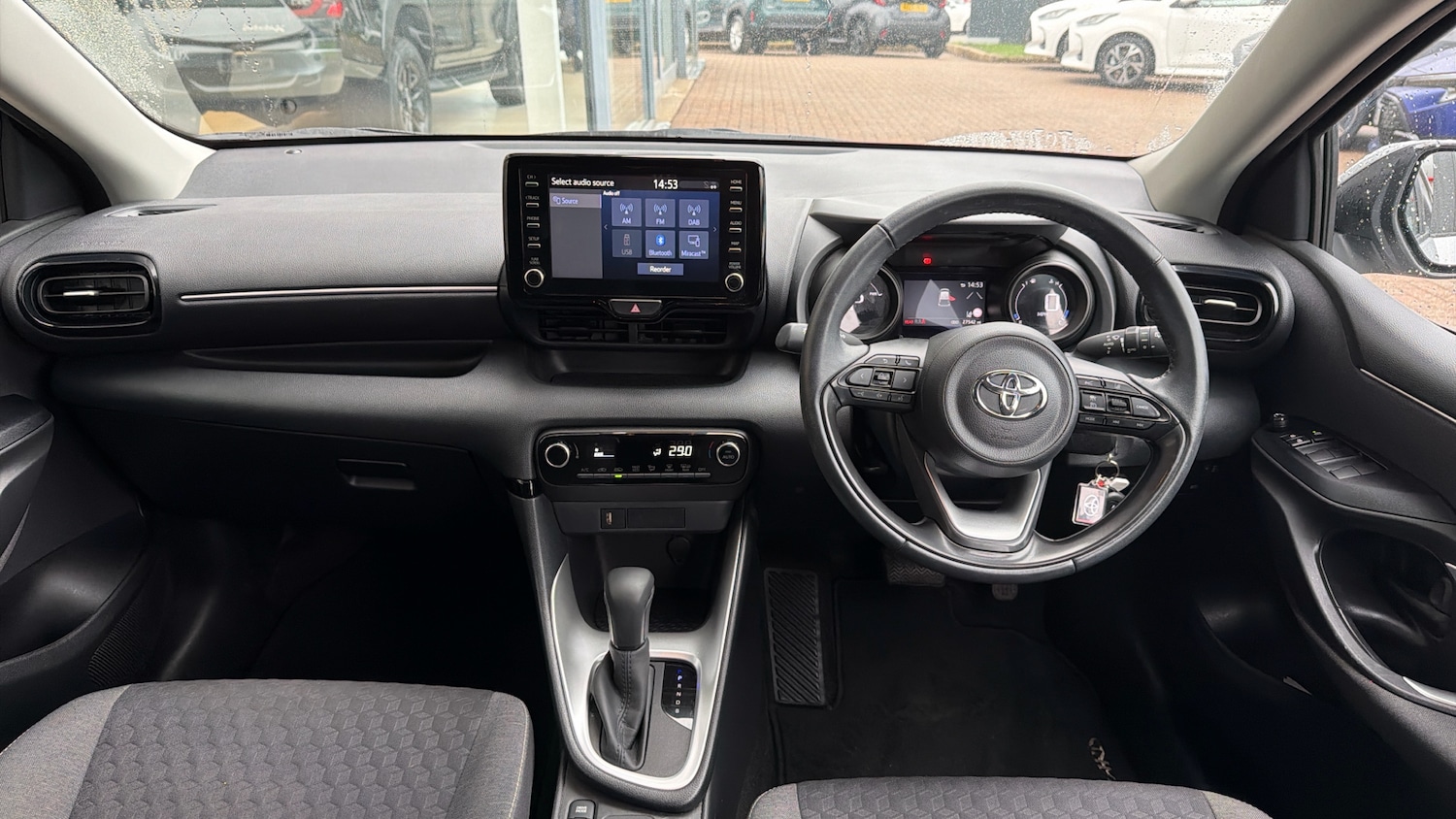 Used Toyota Yaris 2023 for sale - 77718528: Photo 5