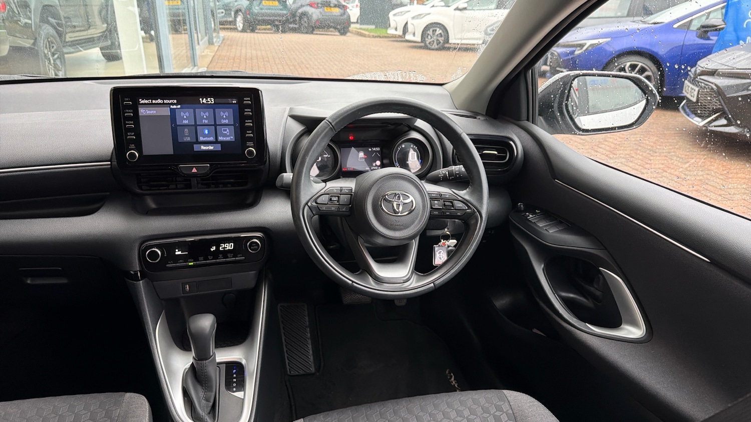 Used Toyota Yaris 2023 for sale - 77718528: Photo 6