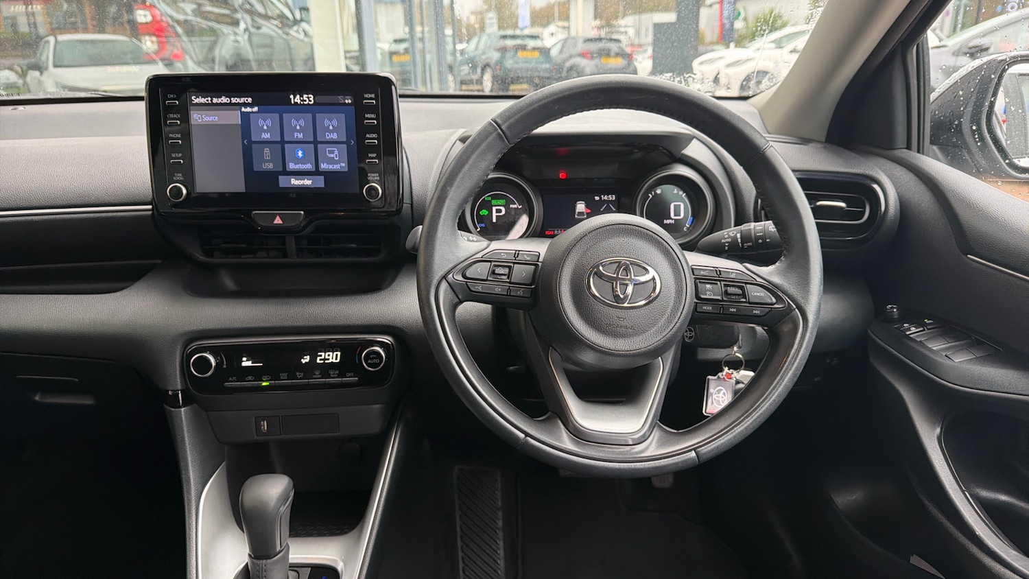 Used Toyota Yaris 2023 for sale - 77718528: Photo 8