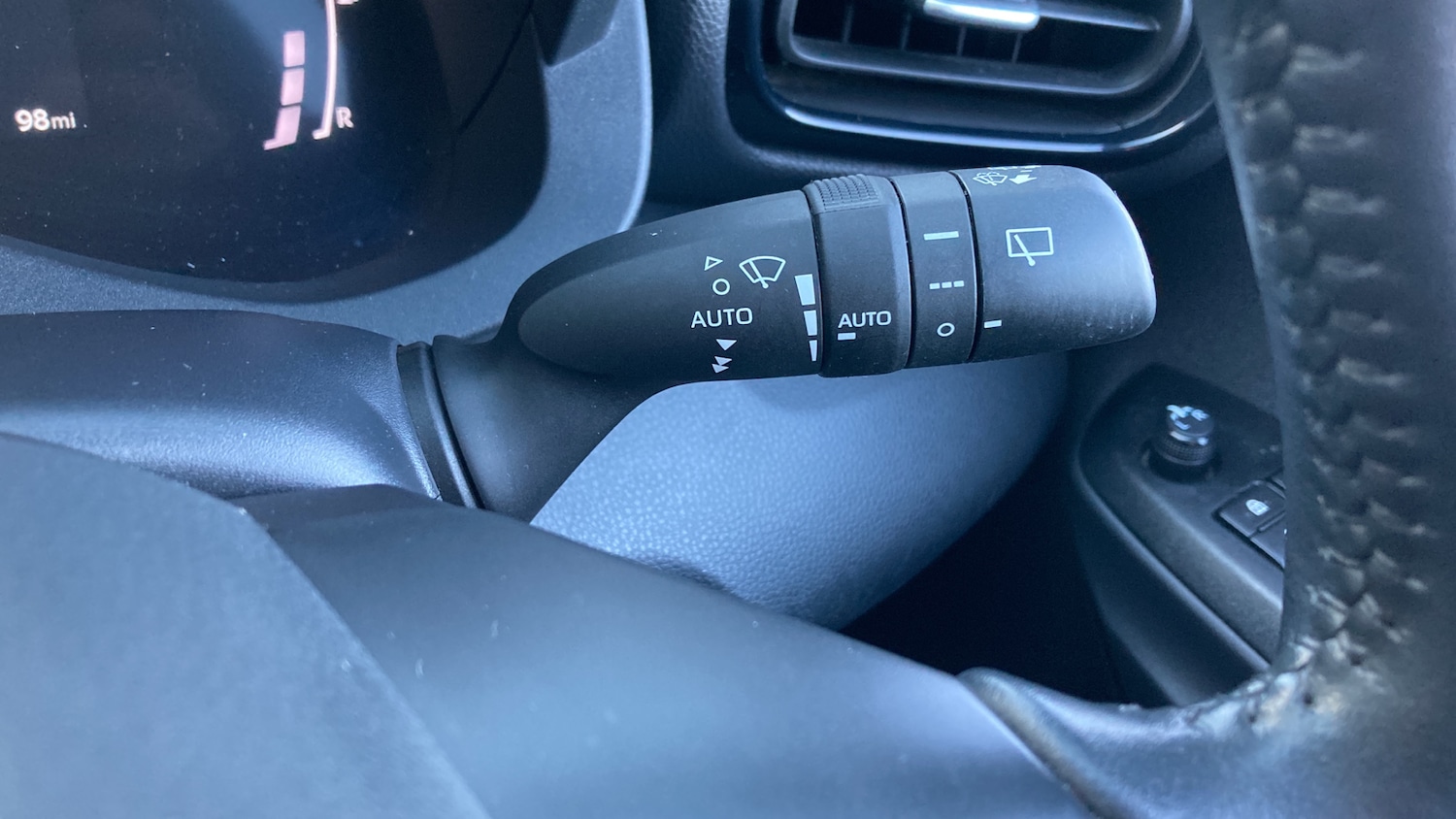 Used Toyota Yaris 2024 for sale - 77988926: Photo 24