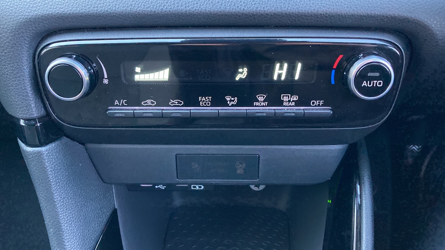 Used Toyota Yaris 2024 for sale - 77988926: Photo 27