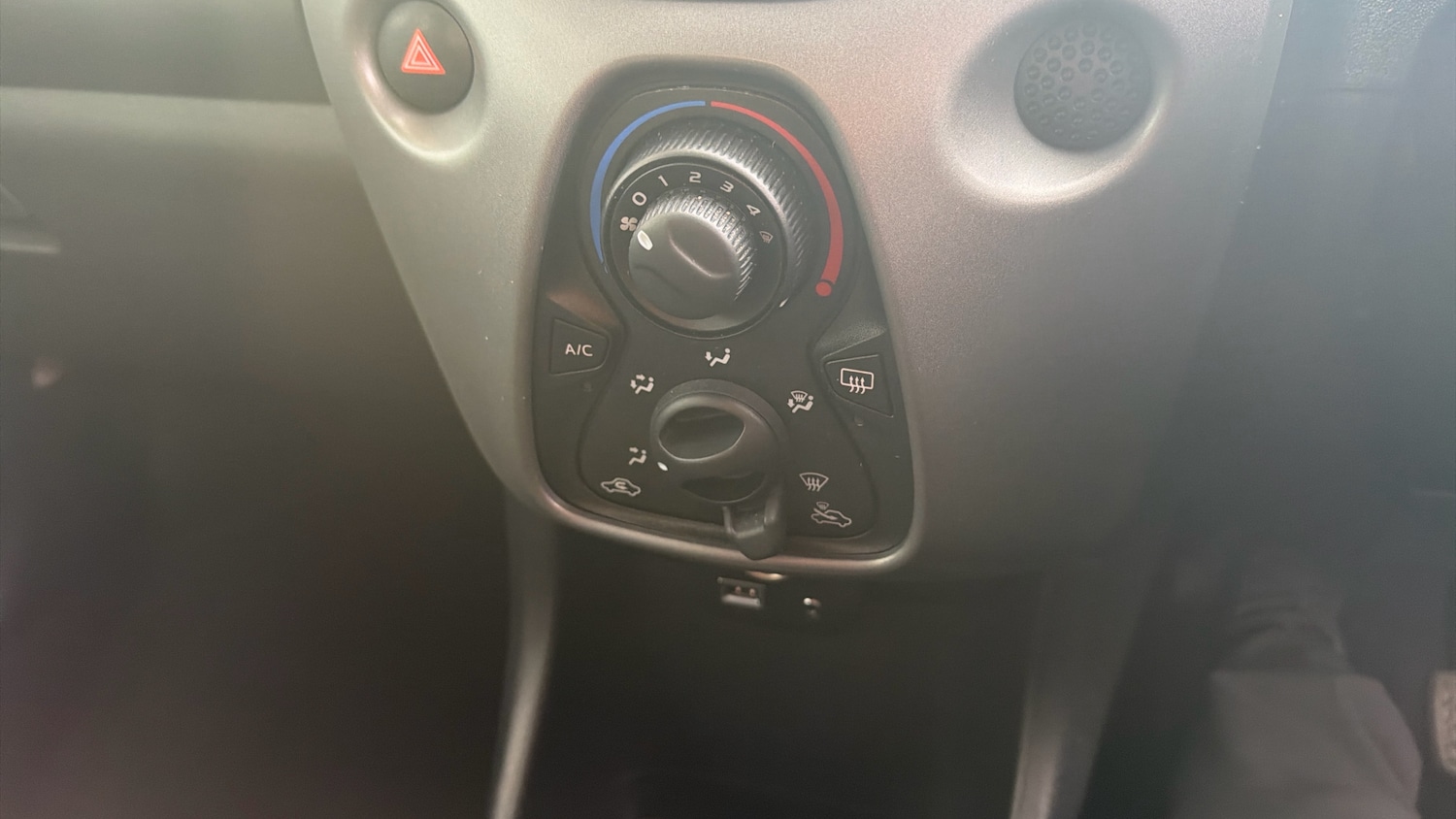 Used Toyota AYGO 2020 for sale - 76603293: Photo 28