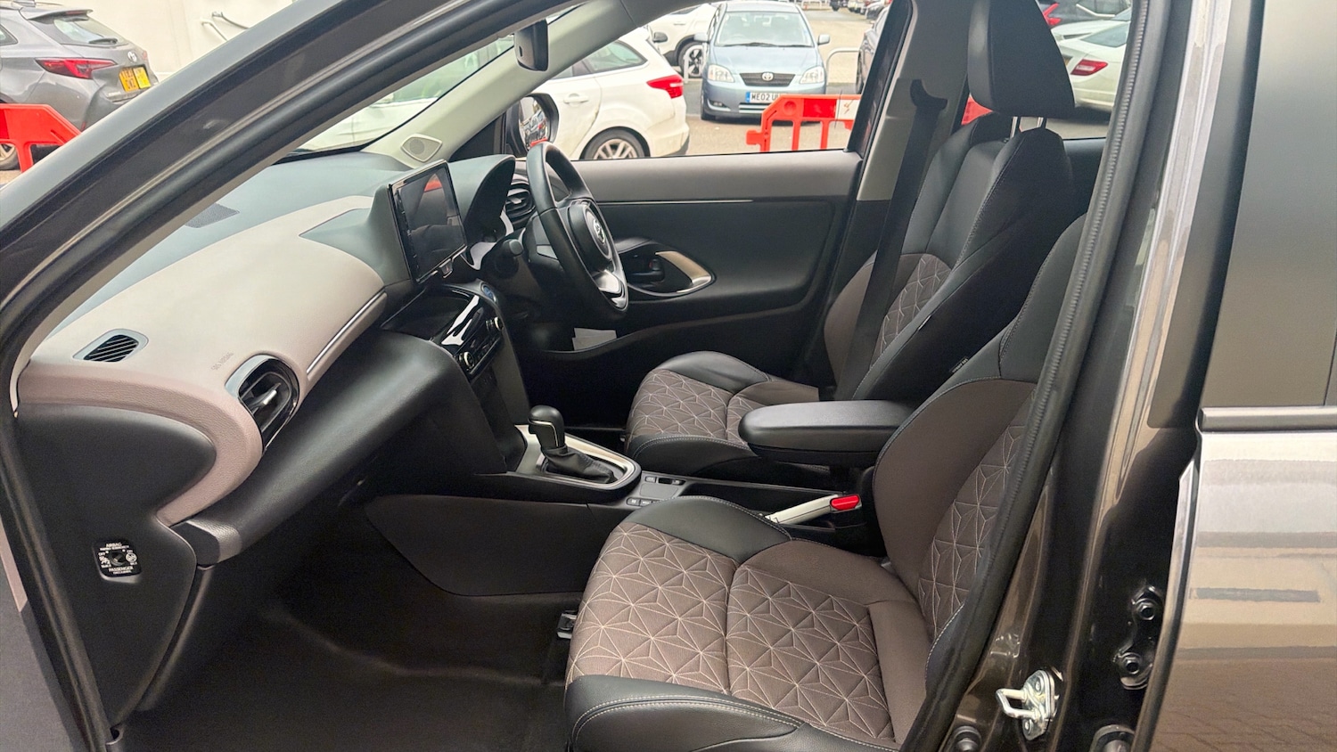 Used Toyota Yaris Cross 2022 for sale - 77326749: Photo 10