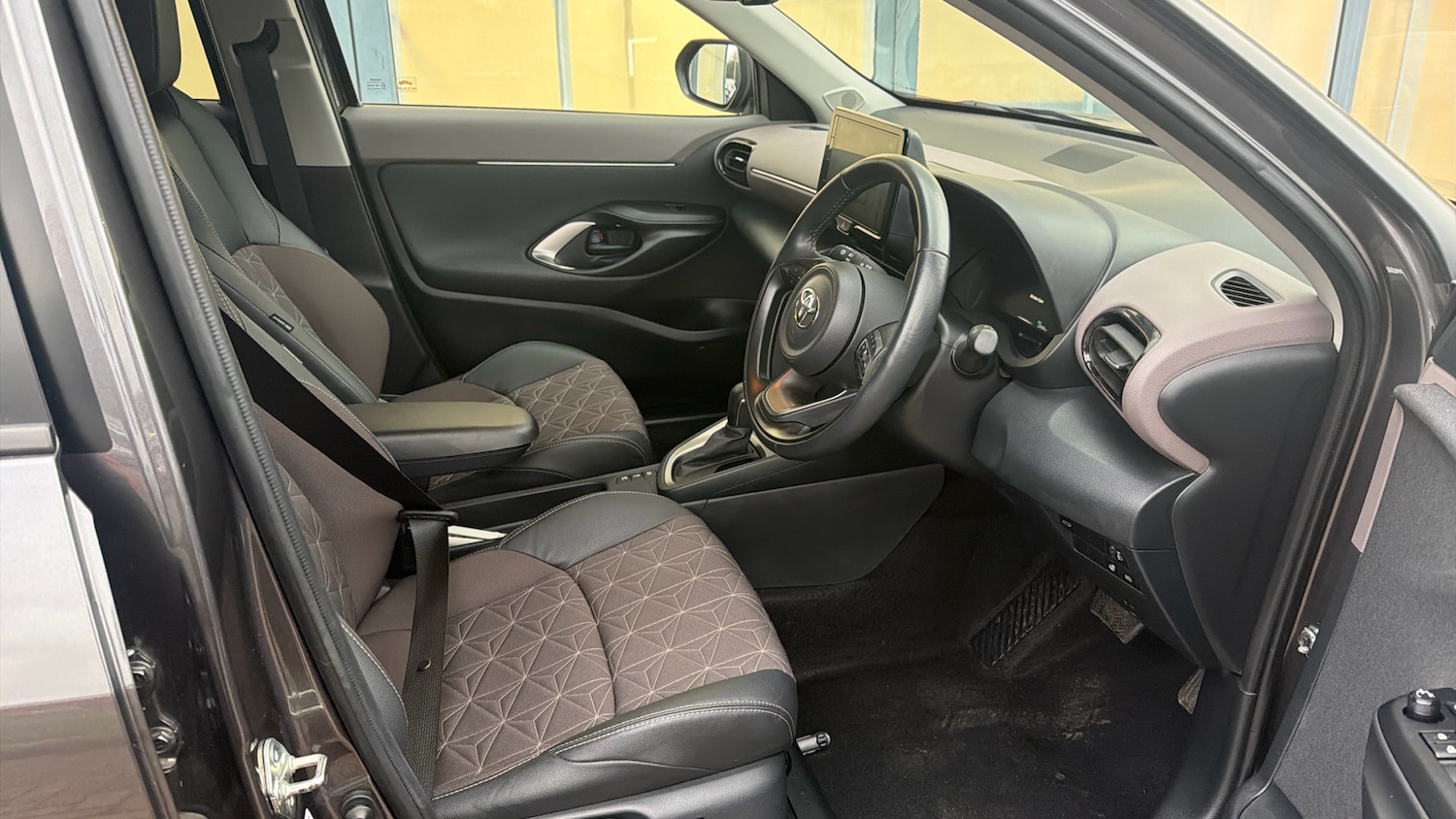 Used Toyota Yaris Cross 2022 for sale - 77326749: Photo 11