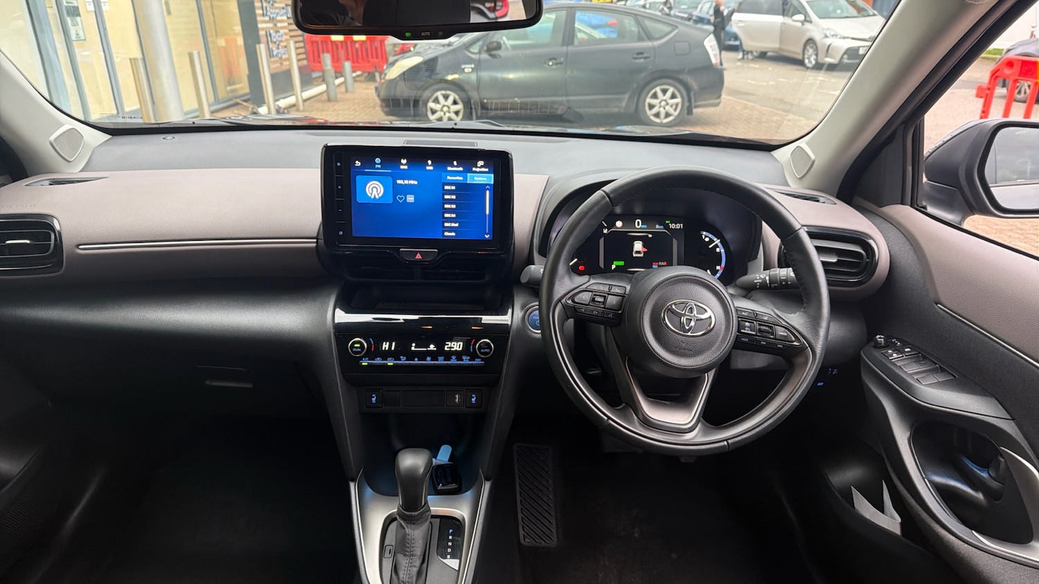 Used Toyota Yaris Cross 2022 for sale - 77326749: Photo 5