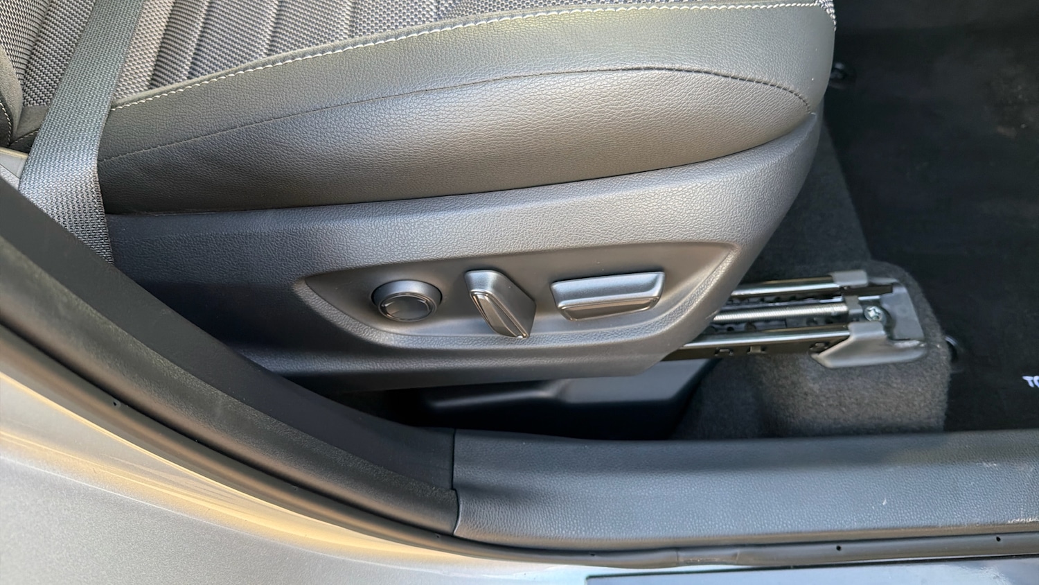 Used Toyota C-HR 2025 for sale - 77168470: Photo 27