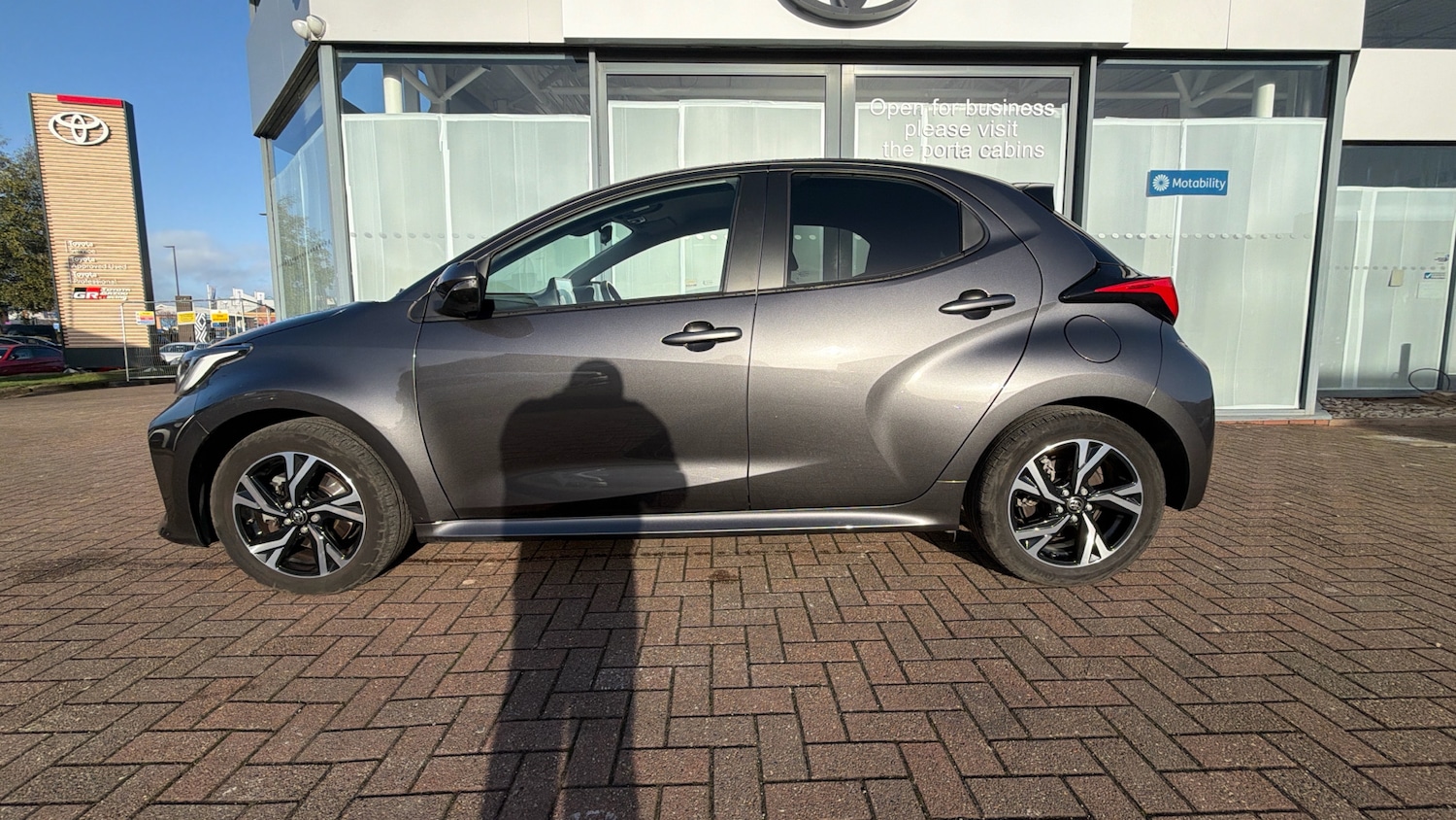 Used Toyota Yaris 2024 for sale - 76763095: Photo 17