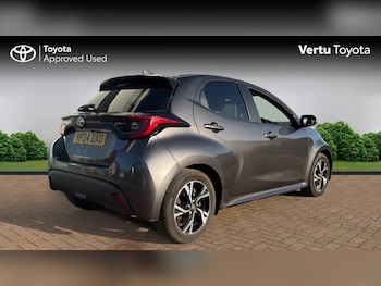 Used Toyota Yaris 2024 for sale - 76763095: Photo